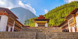 bht white temple karpo lhakhang4